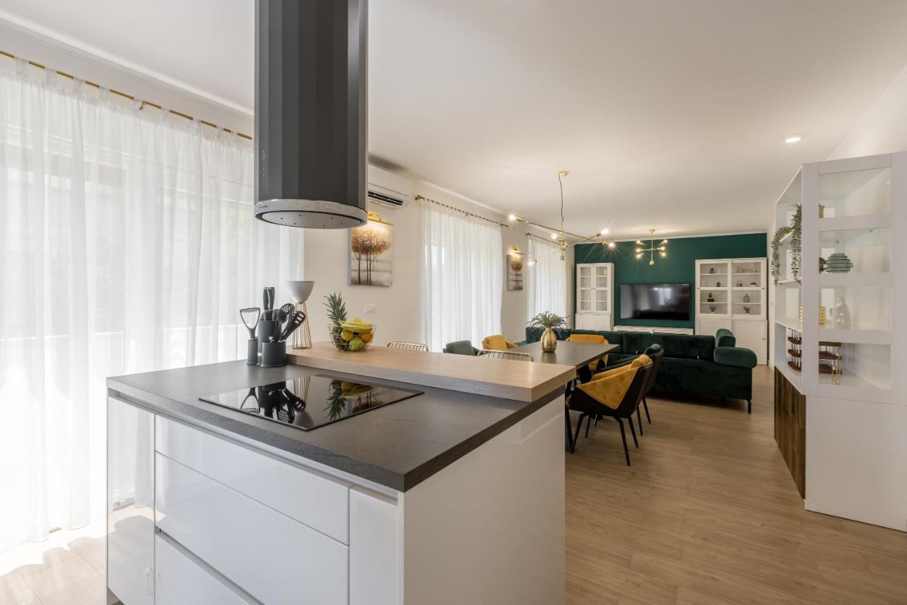 Apartment & Room Ileana Σπλιτ Εξωτερικό φωτογραφία