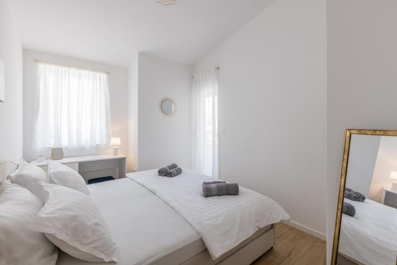 Apartment & Room Ileana Σπλιτ Εξωτερικό φωτογραφία