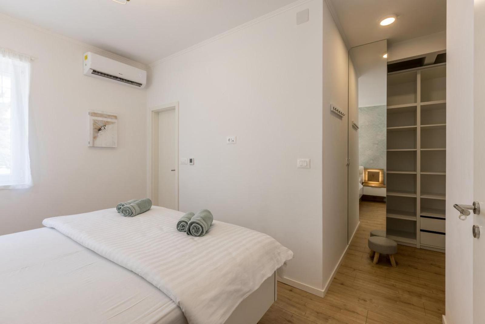 Apartment & Room Ileana Σπλιτ Εξωτερικό φωτογραφία