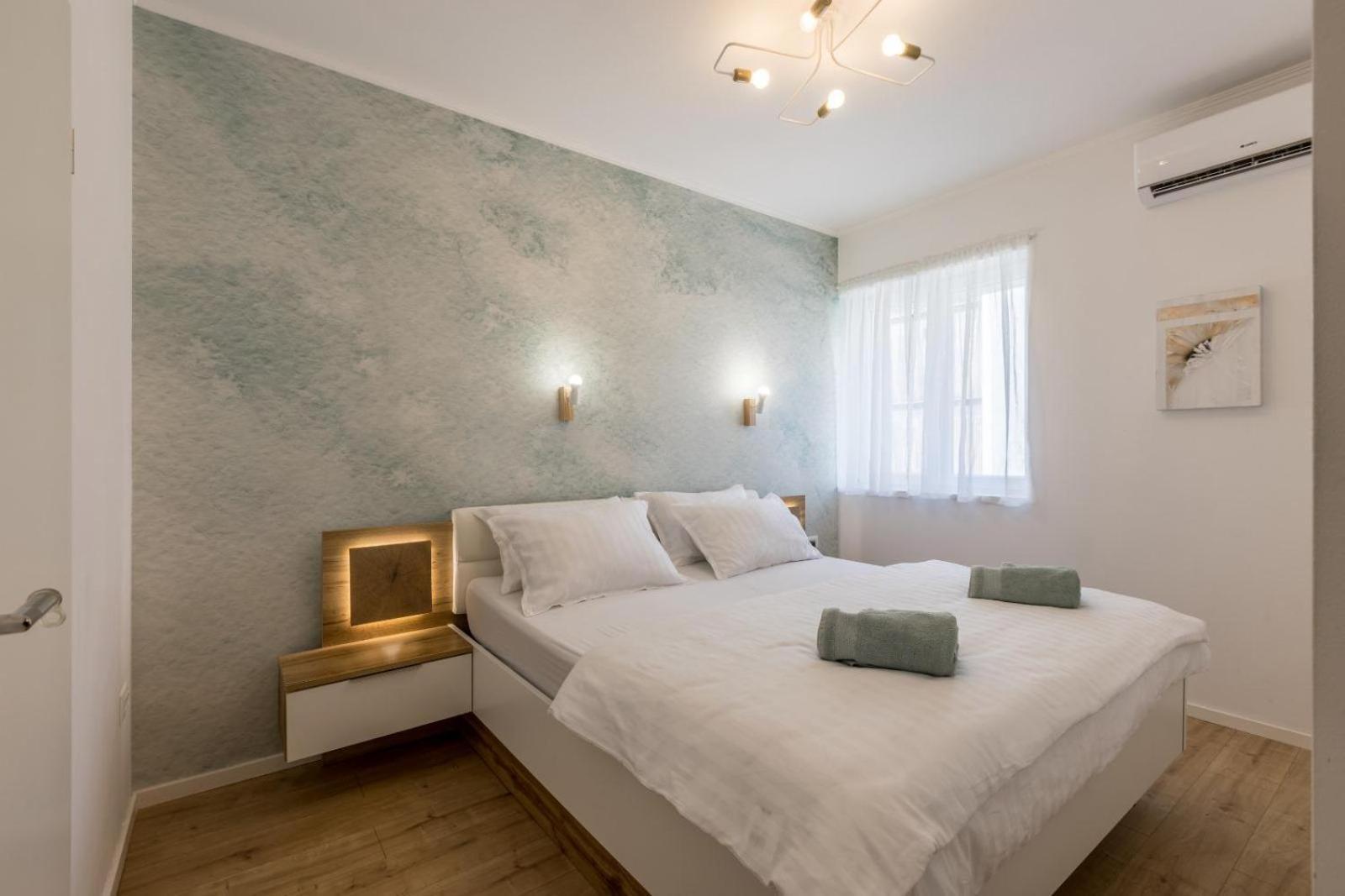 Apartment & Room Ileana Σπλιτ Εξωτερικό φωτογραφία